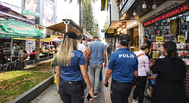 Antalya’da hanutçuluk ve etiket denetimi yapıldı