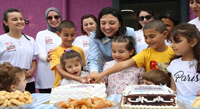 Hatay’da Ülkem Okuyor Derneğince yaptırılan ev, depremzede aileye verildi