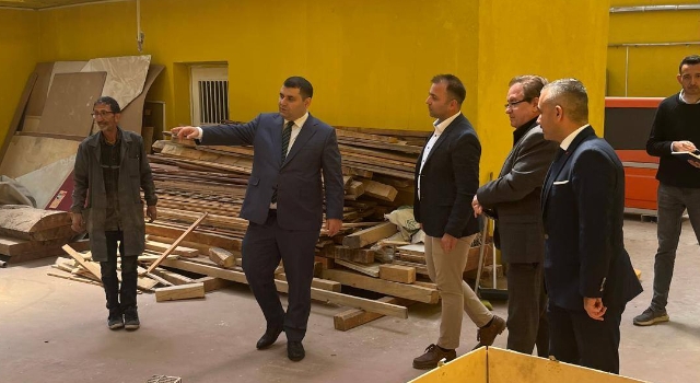 Bahçe'de Polonyalı Akademisyenlere Ahşap Atölyesi Tanıtıldı