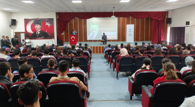 Bahçe’de “Yeni Dünya Düzeni” Üzerine Dikkat Çeken Program