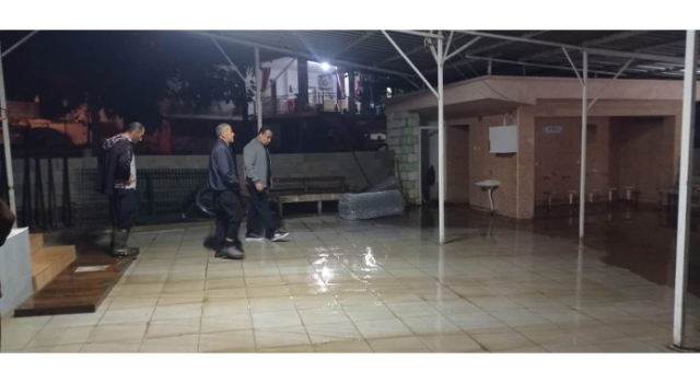 Böcekli Beldesi'nde Sel Camiyi ve Evleri Vurdu