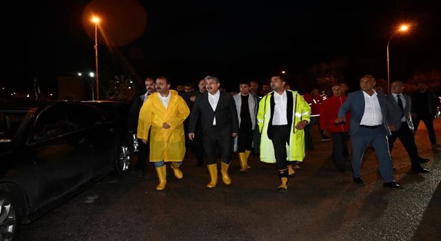 Kadirli’de Sel: Vali Yılmaz Bölgede
