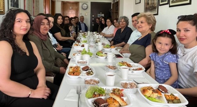 Kadirlili Öğrenciler Ankara’da Anneler Günü Kutlamasında Buluştu