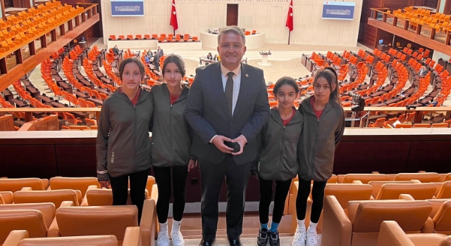 Milletvekili Şahin, Memleketinin Şampiyon Öğrencilerini TBMM'de Ağırladı