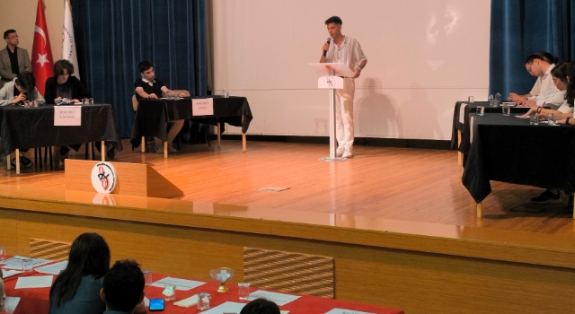 Münazara Yarışmasının Şampiyonu Belli Oldu