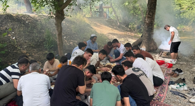 Öğrenciler Final Sınavı Öncesi Piknikte Moral Depoladı