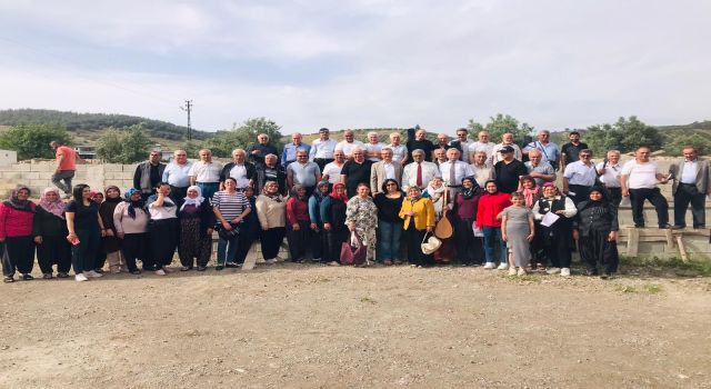 OŞYAD'ın Ellek'teki Anneler Günü Programı Büyük İlgi Gördü