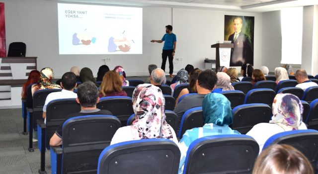 Sağlık Müdürlüğü Personeline CPR ve Temel Yaşam Desteği Eğitimi