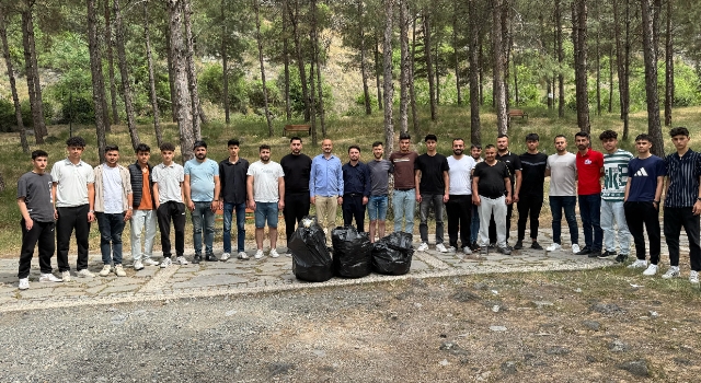 Toprakkaleli Gençlerden Tarihi Kale Temizlik Yaptı