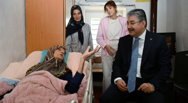 Vali Yılmaz Şehit Polisin Anneler Gününü Kutladı