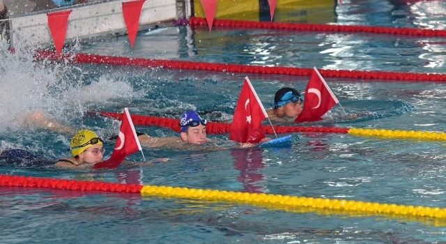 3 Aydır Kapalıydı: Tosyalı Yüzme Havuzu Yeniden Açıldı
