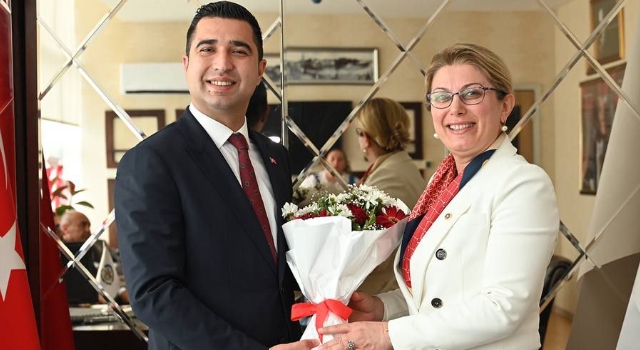 Asu Kaya'dan Taşlı Saldırıya Tepki