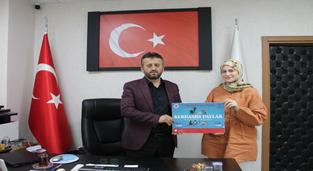 Hukuk Öğrencisi Kazandığı Ödülü Kurban Bağışladı