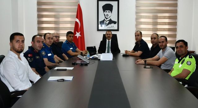 Kadirli’de Asayiş Toplantısı Kaymakam Dolu Başkanlığında Yapıldı