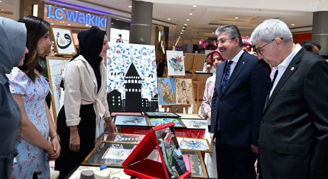 Kız Yurtlarında Üretilen Eserler Beğeni Topladı