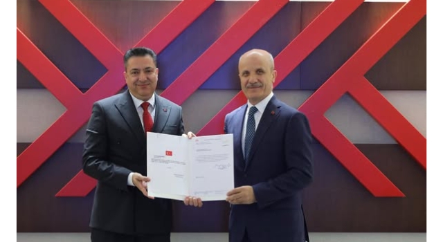 OKÜ Rektörü Uzun Mazbatasını Aldı