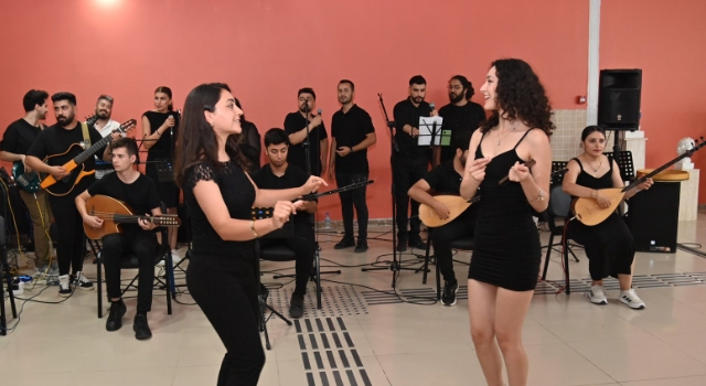 OKÜ’de Mezuniyet Coşkusu Sanatla Bütünleşti