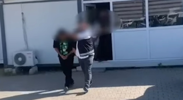 Önce taksiciyi gaspedip sonra silahla saldırmışlardı: 2 şahıs yakalandı