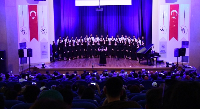Osmaniye Belediyesi Çok Sesli Korosu konserle başarıyı kutladı