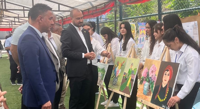 Toprakkale’de “Ay Yıldız Altında” Sergisi Büyük Beğeni Topladı