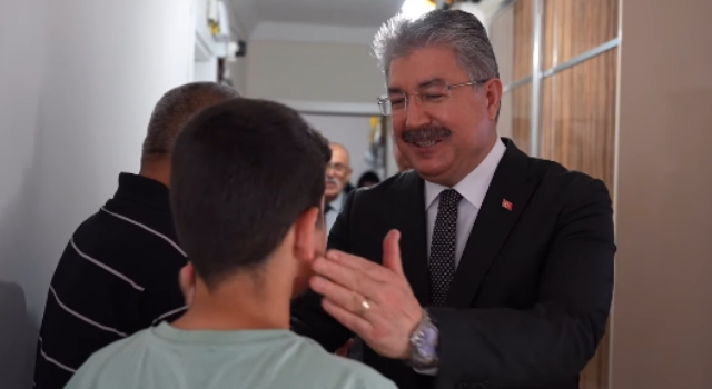 Vali Yılmaz “Koruyucu aileler, şefkatle büyüyen nesillerin mimarıdır”
