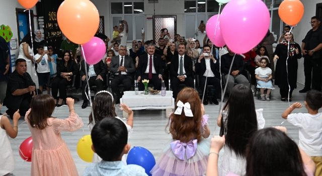 Vali Yılmaz Minikleri Kırmadı Mezuniyetlerine Katıldı