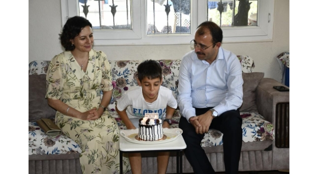 "Yeter ki Sen Gülümse" Projesi Mutluluk Dağıtmaya Devam Ediyor