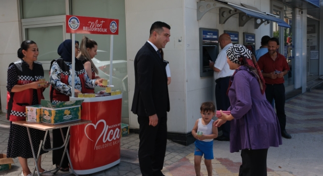 Soğuk İkram Sıcak Sohbet: Kadirli’de Vatandaşlara Limonata İkramı