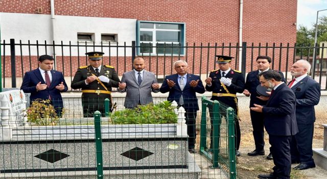 30 Ağustos Toprakkale’de şehitler için dualarla anıldı