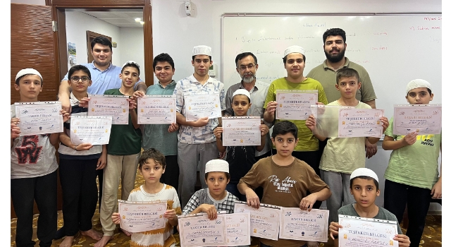 Başarılarıyla Öne Çıkan Hafızlık Öğrencileri Ödüllendirildi