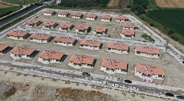 Kırmıtlı Köyü’nde 26 Deprem Konutunun Anahtarları Teslim Edildi
