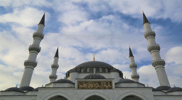 Osmaniye’de Cuma hutbesi: Peygamberimizin rahmet mesajı