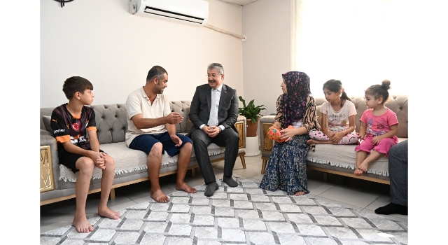 Vali Yılmaz Görme Engelli Vatandaşı Ziyaret Etti