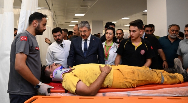 Vali Yılmaz, Yaralı Orman İşçilerini Hastanede Ziyaret Etti