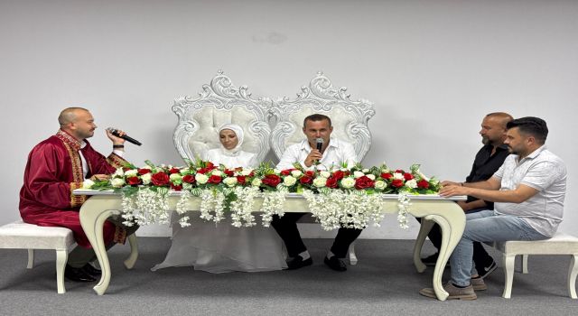 Başkan Uyutmaz Akrabasının Nikâhını Kıydı, Şahitler Kendi Abileri Oldu