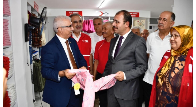 Kadirli’de Kızılay Butik Açıldı: İhtiyaç Sahiplerine Ücretsiz Destek