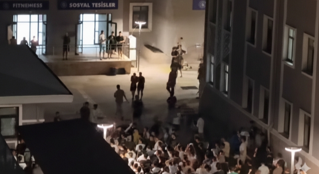Öğrencilerden Osmaniye’de Yurt Protestosu "Yönetim istifa" Sloganları