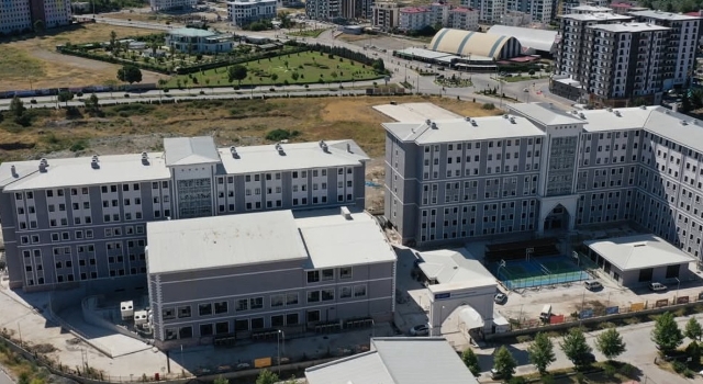 Osmaniye’de 1.684 Yataklı Yeni Erkek Öğrenci Yurdu Açıldı