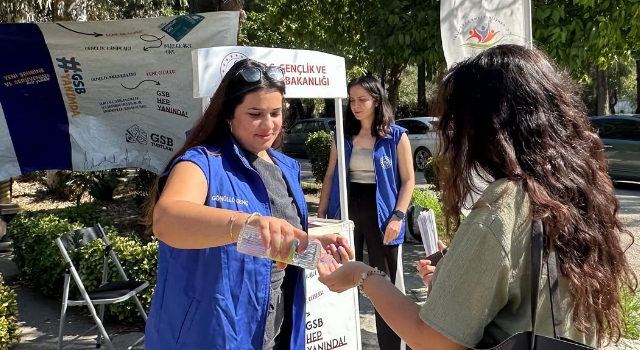 Osmaniyeli Gençlerden Üniversitelilere Sürpriz Karşılama