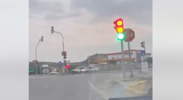 Toprakkale’de tüm ışıklar aynı anda yandı, sürücüler şaşırdı