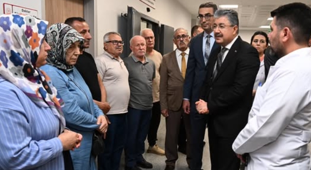 Vali Yılmaz, kazada yaralanan personelin ailesiyle görüştü