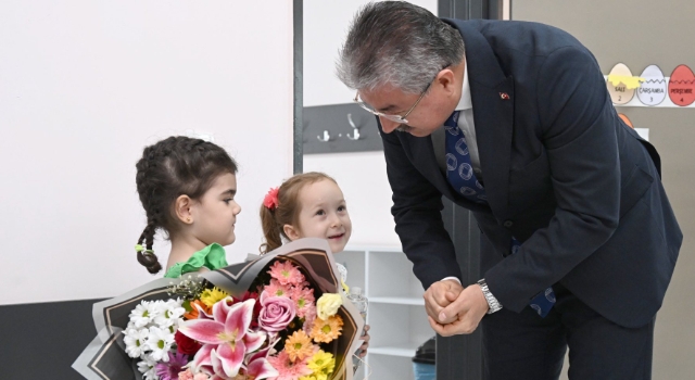 Vali Yılmaz Miniklerin Eğitimdeki İlk Adımına Eşlik Etti