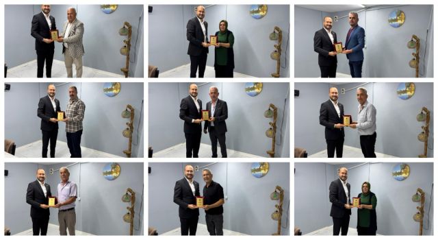 Başkan Uyutmaz Muhtarları Plaketle Onurlandırdı