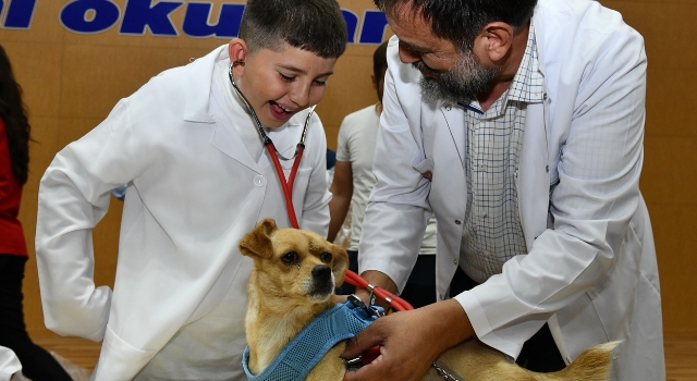 Çocuklar, Osmaniye’de Yavru Köpeklerin Kalbini Dinledi