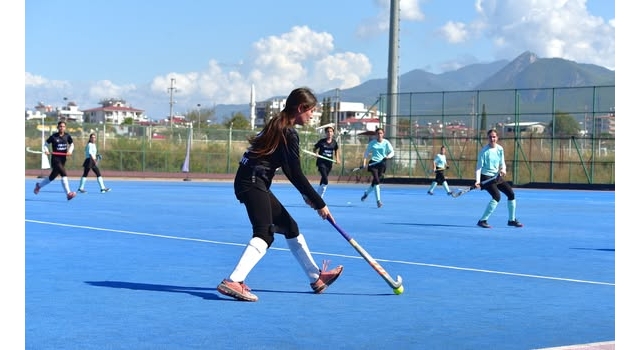 Kadınlar Hokey Süper Ligi Osmaniye’de Başladı