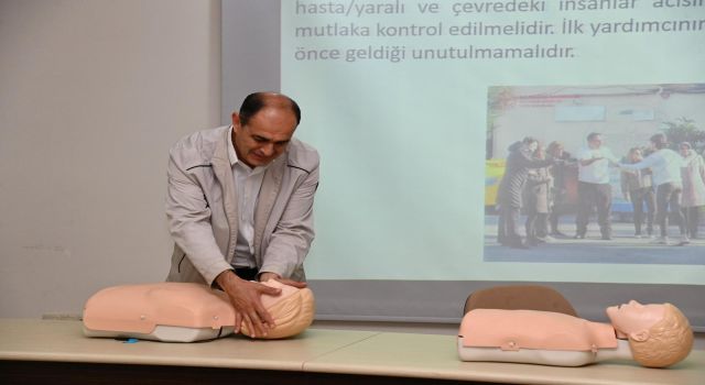 Üniversite Personeli Sertifikalı İlk Yardım Eğitimi Aldı