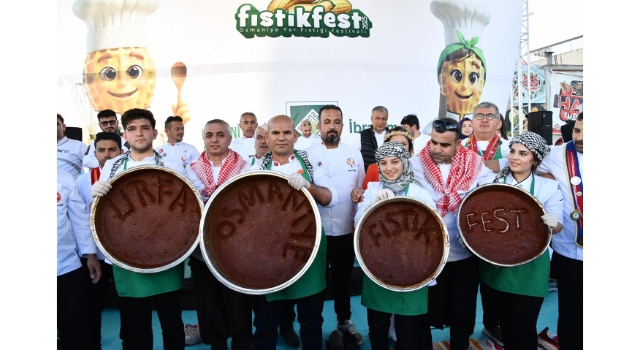Osmaniye Festivali’nde Urfa Lezzeti: Yer Fıstıklı Çiğ Köfte
