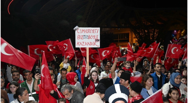 Osmaniye’de Fener Alayı ve Bayrak Yürüyüşü Coşkusu