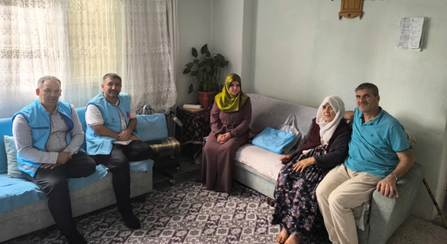 Osmaniye’de yaşlılara “Mum Dibini Işıtır” ziyareti