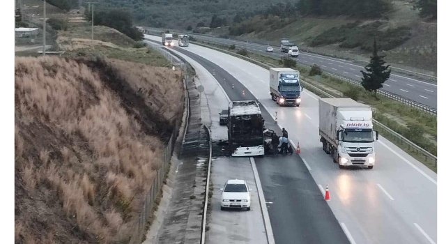 Osmaniye’de Yolcu Otobüsü Alev Aldı